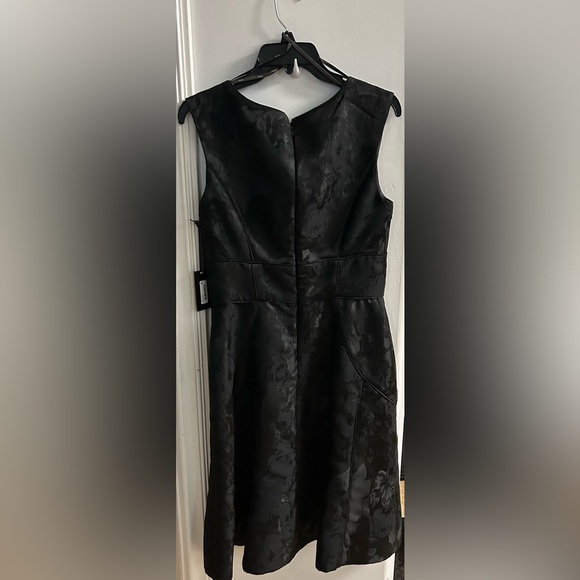 Brand new! Vera Wang Women’s Black Brocade Cocktail Dress - Picture 3 of 5